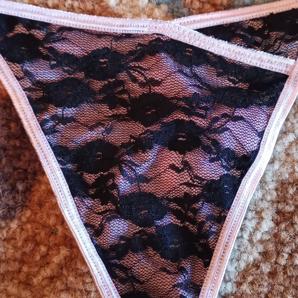 Rene Rofe G-String Black Lace Bottoms - Picture 3 of 6